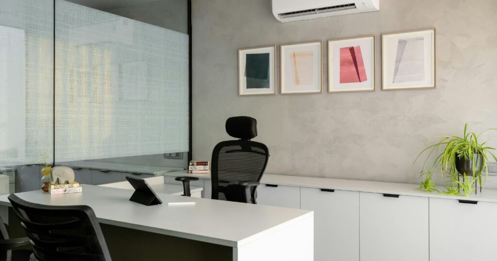 ufficio temporaneo arredato in business center